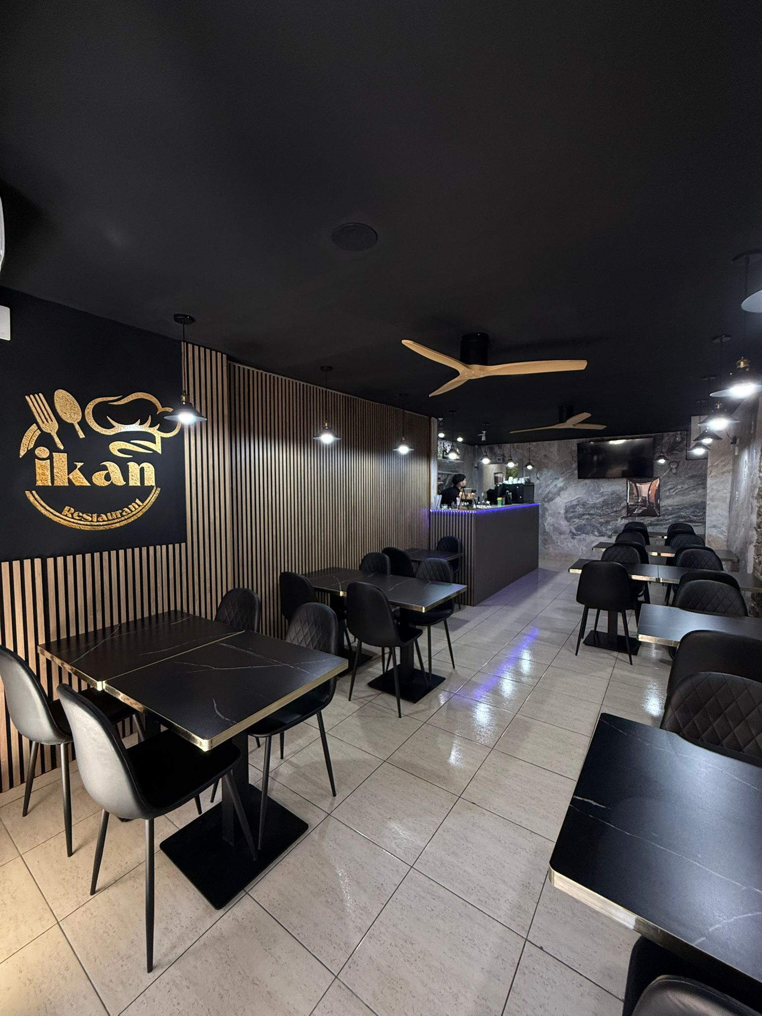 Terraza exterior con pérgola